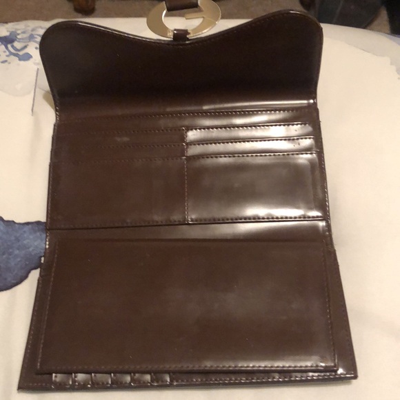 Brown Patented Leather Look Full Sized Guess Checkbook Wallet - Picture 3 of 4